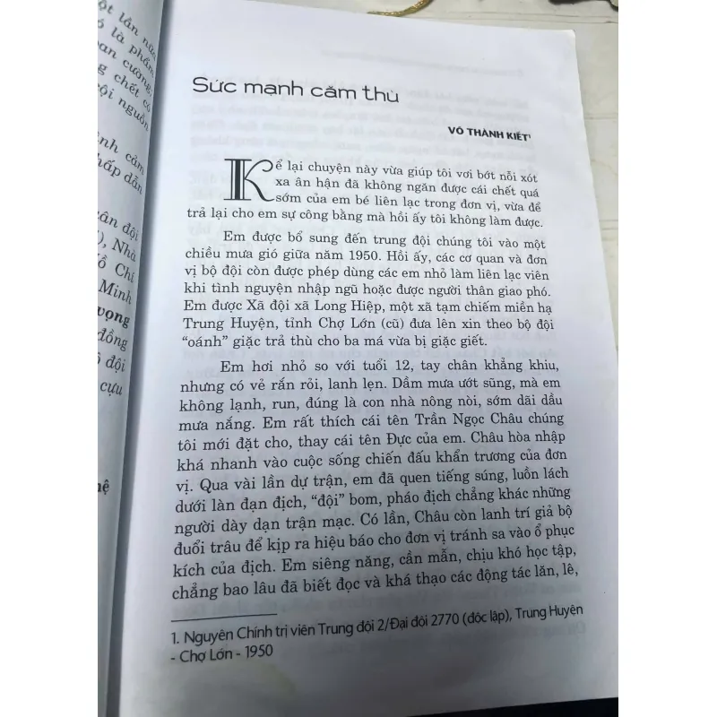 Sách Ký Ức Chiến Tranh và Khát Vọng Hòa Bình - Nguyễn Thọ Kiệt mới 90% 1004180