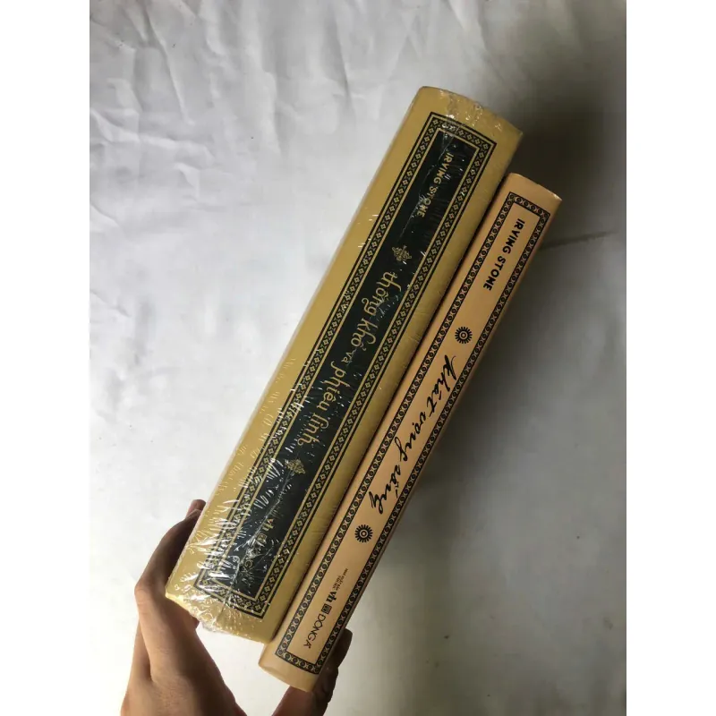 Sách của tác giả Irving Stone - Thống khổ và phiêu linh & Khát vọng sống 1020817