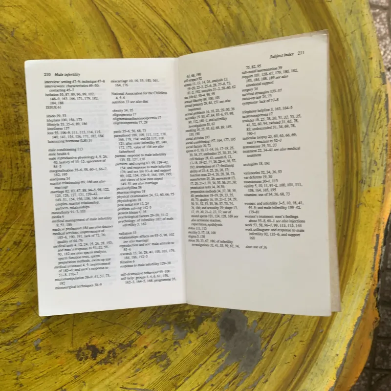 MALE INFERTILITY- men talking- MARY-CLAIRE MASON 1022734