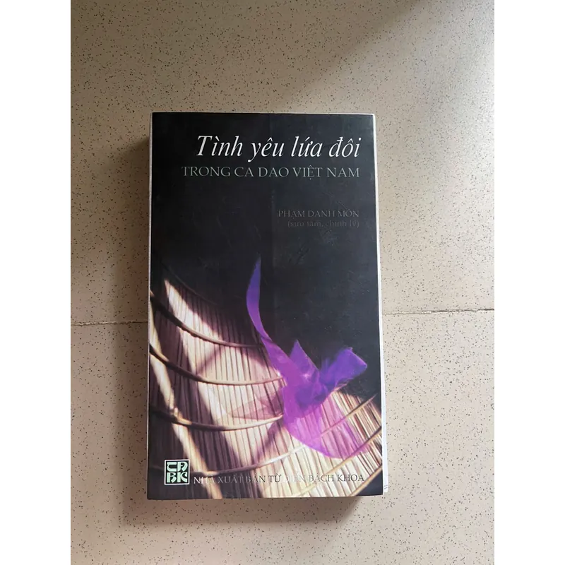 Tình Yêu Lứa Đôi Trong Ca Dao Việt Nam 739417