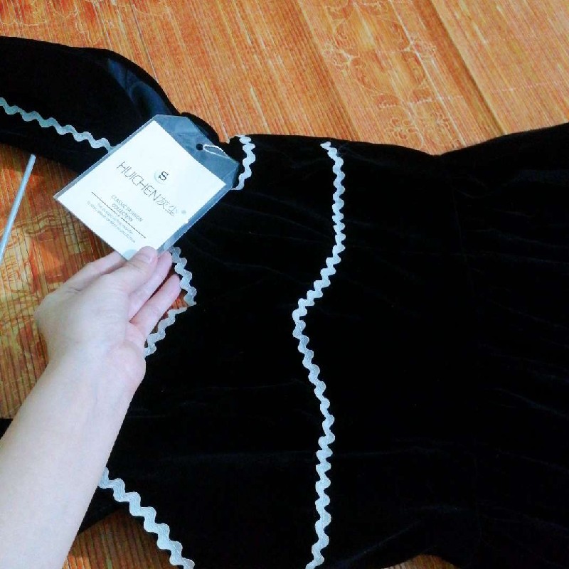 Váy Thiếu Nữ Đài Các Nhung Đen Mới 100% Size S 17961