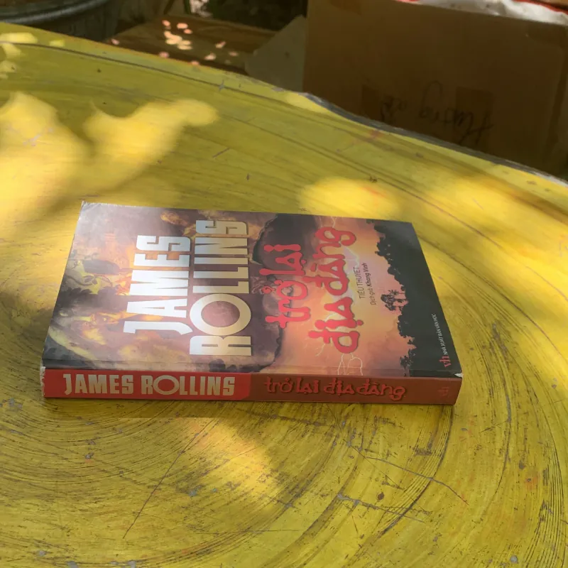 TRỞ LẠI ĐỊA ĐÀNG- JAMES ROLLINS 782695