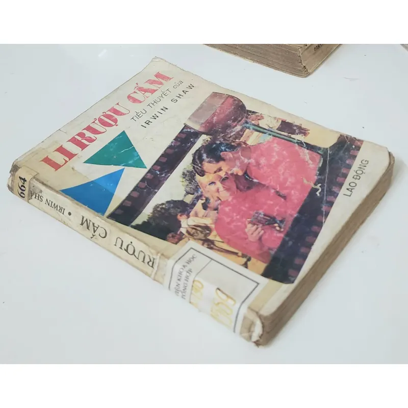 LI RƯỢU CẤM (tên gốc: “The Troubled Air”, tác giả Irwin Shaw) 716967