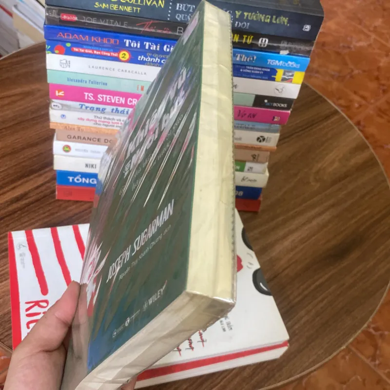 KHIÊU VŨ VỚI NGÒI BÚT - Joseph Sugarman 386207