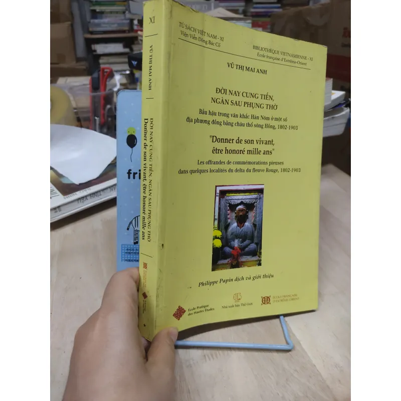 Sách: Đời nay cung tiến, ngàn sau phụng thờ - TG Vũ Thị Mai Anh (B2) 994369
