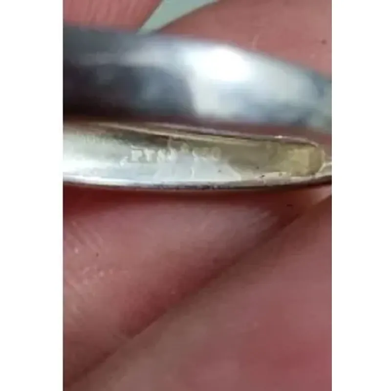 Nhẫn bạc phối đá xanh và trắng kiểu độc lạ đã qua sử dụng 573430