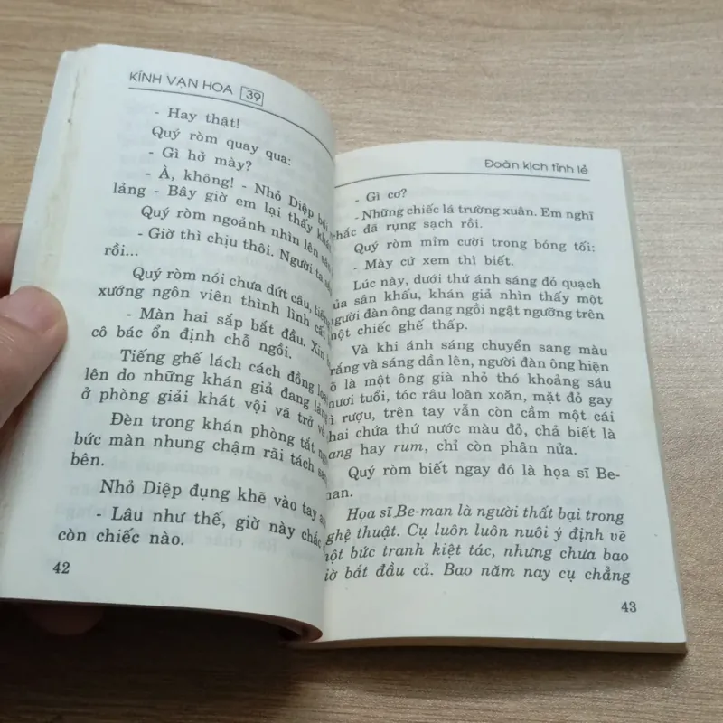 Kính Vạn Hoa 39 (Khổ Nhỏ) - Đoàn Kịch Tỉnh Lẻ - 2001 914354
