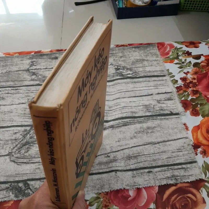 Sách cơ khí ô tô. Máy kéo nông nghiệp. Giáo sư Liên Xô B. Ghenman và M. Mox cơ vin.  687864