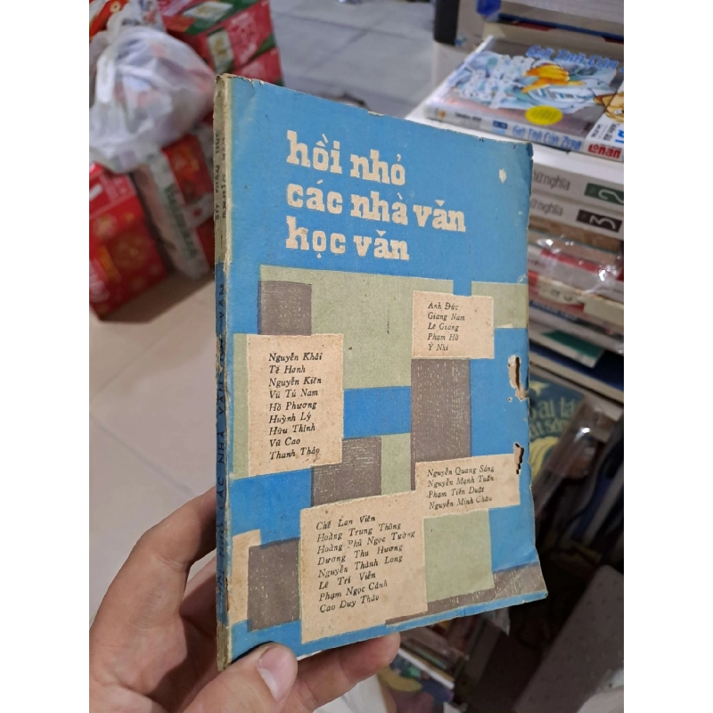 Hồi Nhỏ Các Nhà Văn Học Văn - Nhiều Tác Giả - 1986 mới 70% ố rách nhẹ - VĂN HỌC - HMT3012 921372