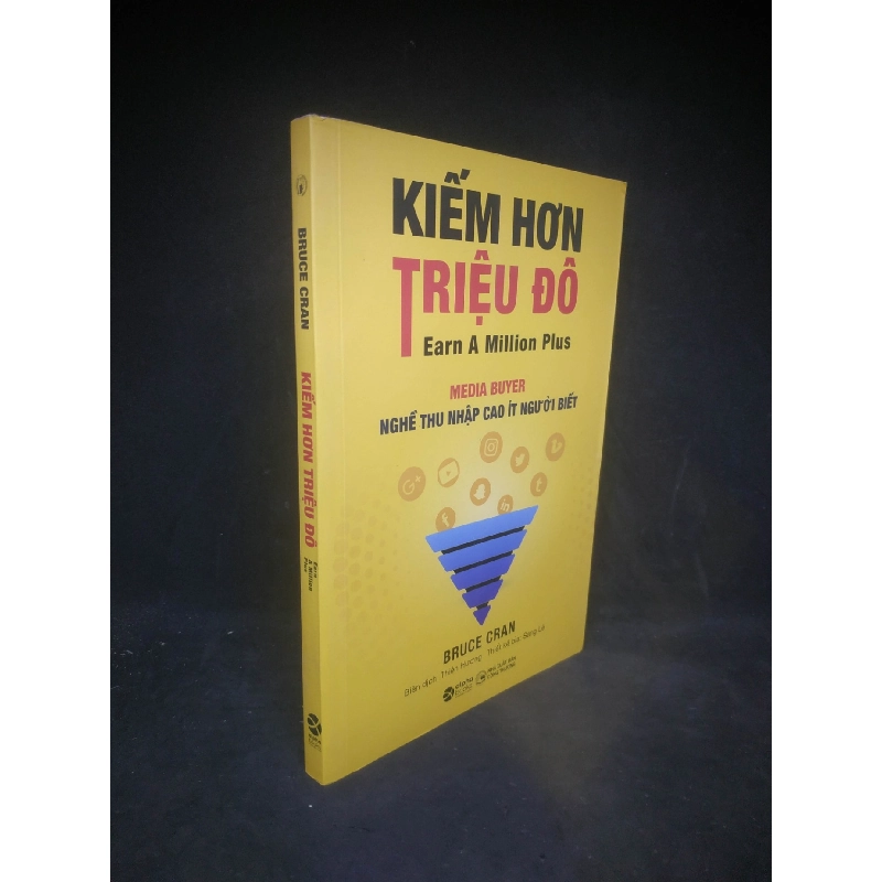 Kiếm hơn triệu đô mới 90% HCM1703 911255