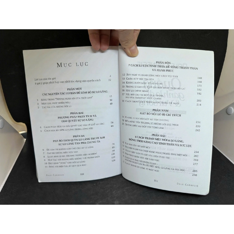 [Phiên Chợ Sách Cũ] Quẳng Gánh Lo Đi Và Vui Sống, 2011 - Dale Carnegie H1809 SBM 925147