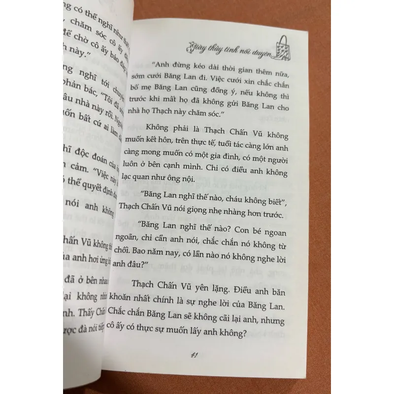 Giày thuỷ tinh nối duyên 🌊 693422