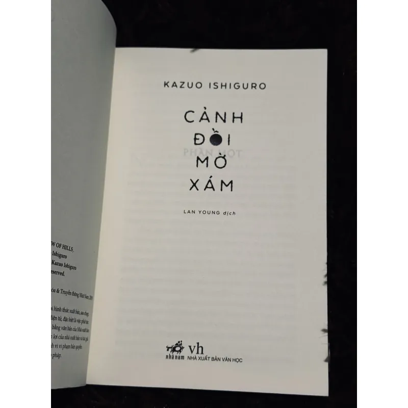 Cảnh đồi mờ xám 937340