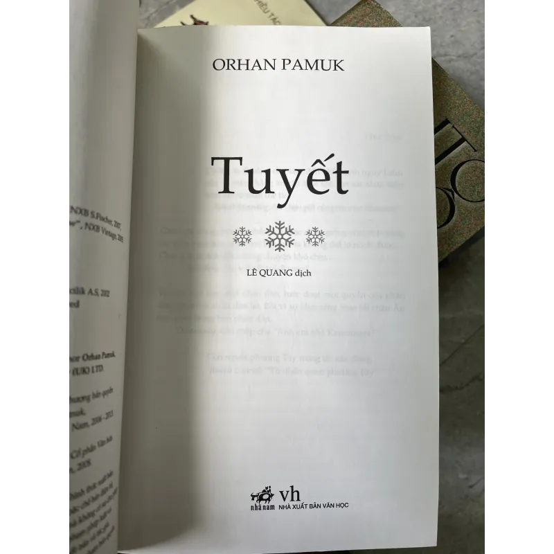 TUYẾT - ORHAN PAMUK  976902