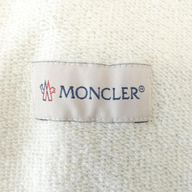 Moncler MONCLER 10918H74010 Quần short - Hàng hiệu Chính hãng 888666