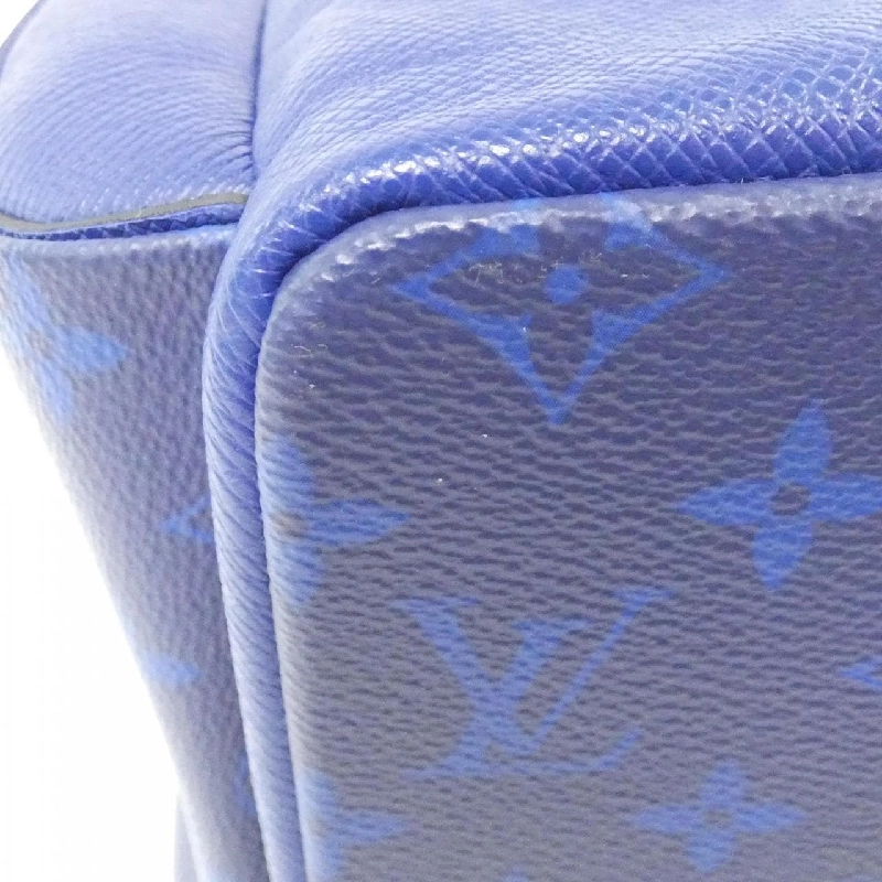 Ba lô Louis Vuitton Taiga Lama M30419 610102