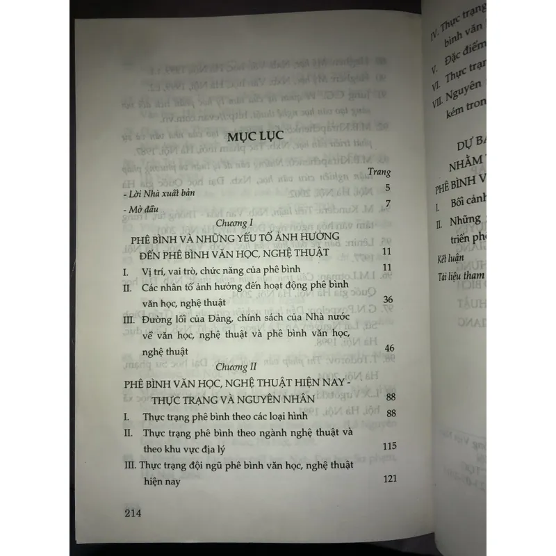 Đổi mới và phát triển phê bình văn học, nghệ thuật Việt Nam hiện nay  723031