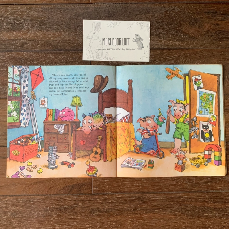 Sách tranh tiếng anh Little Monster at Home, Used, Minh họa cổ điển 478683