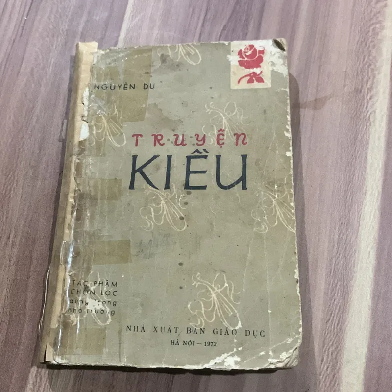 Nguyễn Du: TRUYỆN KIỂU, ĐẶNG THANH LÊ trích, giới thiệu, hiệu đính 703735