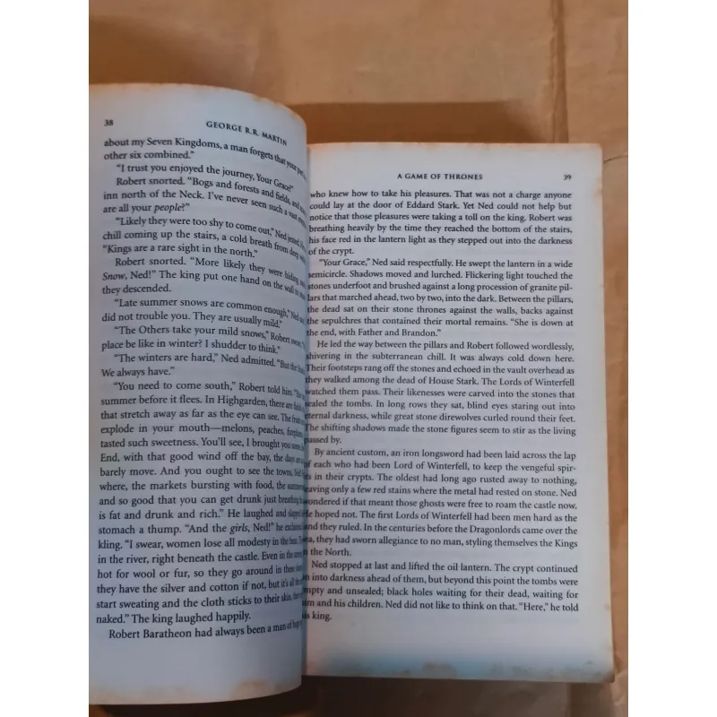 A Game of Thrones	- George R. R. Martin 1025128