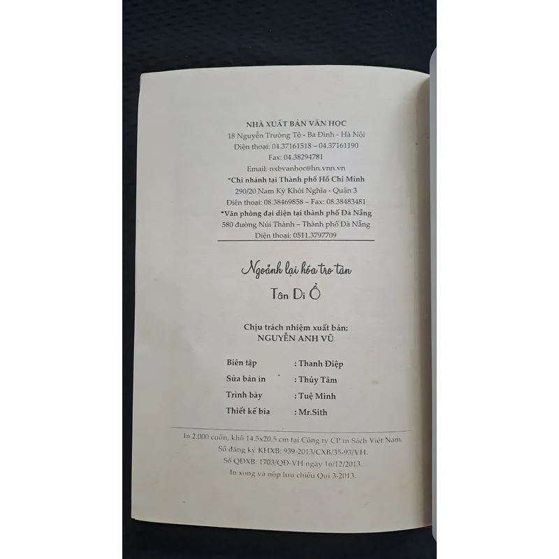 Ngoảnh lại hóa tro tàn - Tân Di Ổ (bìa cứng) 726762