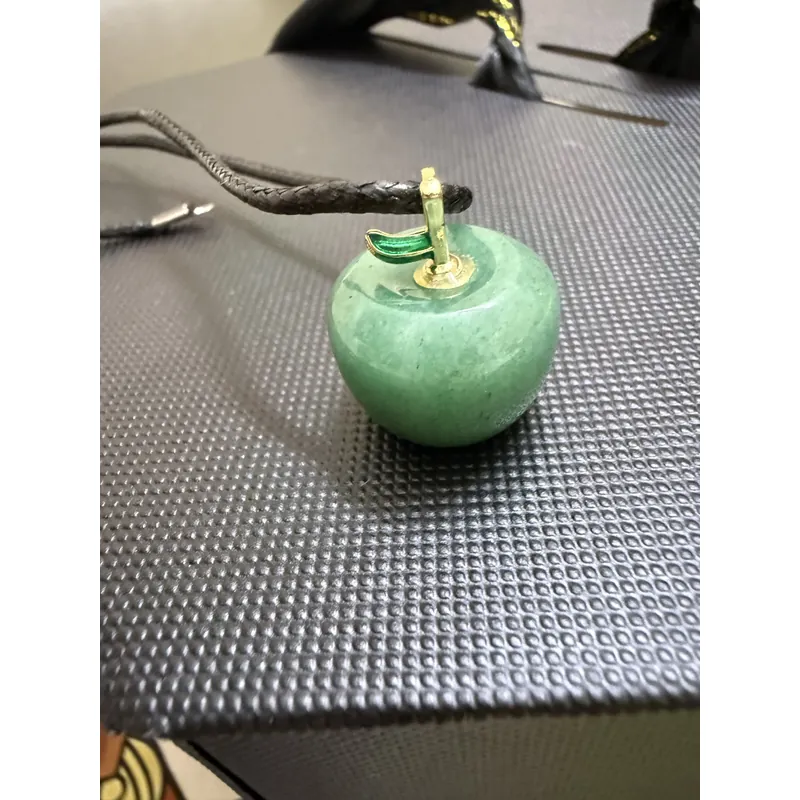 mặt dây chuyền táo bằng ngọc  596338