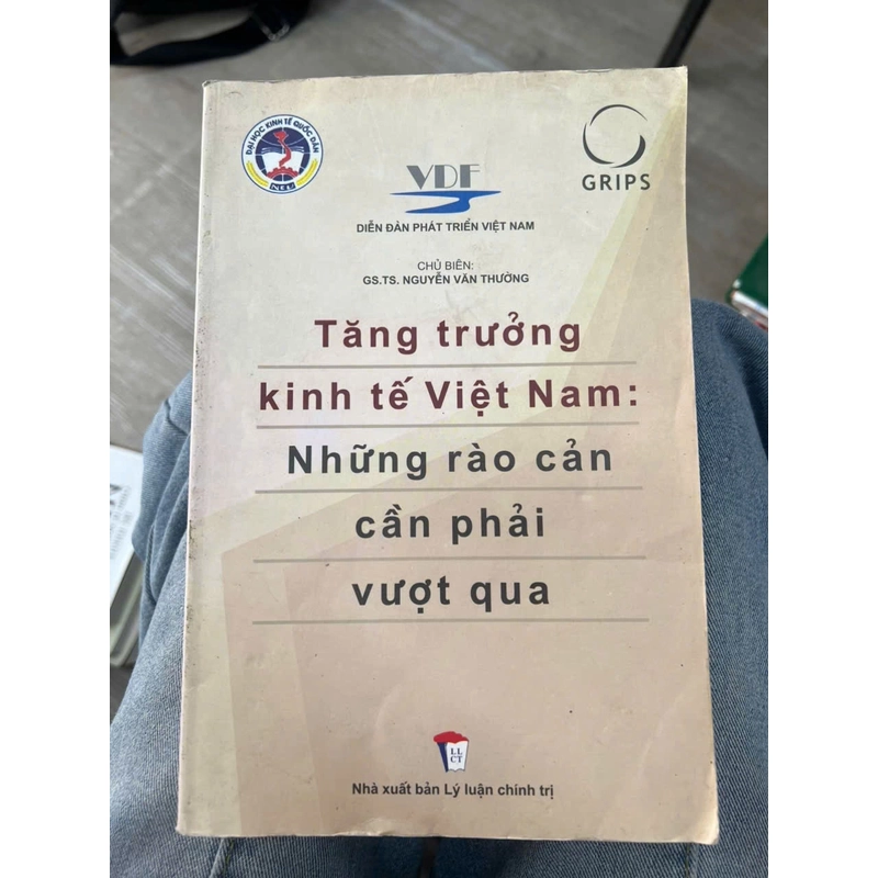 Tăng trưởng kinh tế Việt Nam: Những rào cản cần phải vượt qua - NXB Lý luận chính trị.8 336208