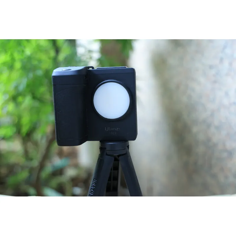 Tay cầm chụp ảnh từ xa , có tích hợp đèn LED - ULANZI CG02 698658