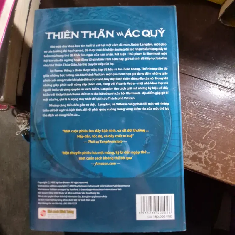 Thiên thần và ác quỷ bìa cứng Dan Brown cũ 738185