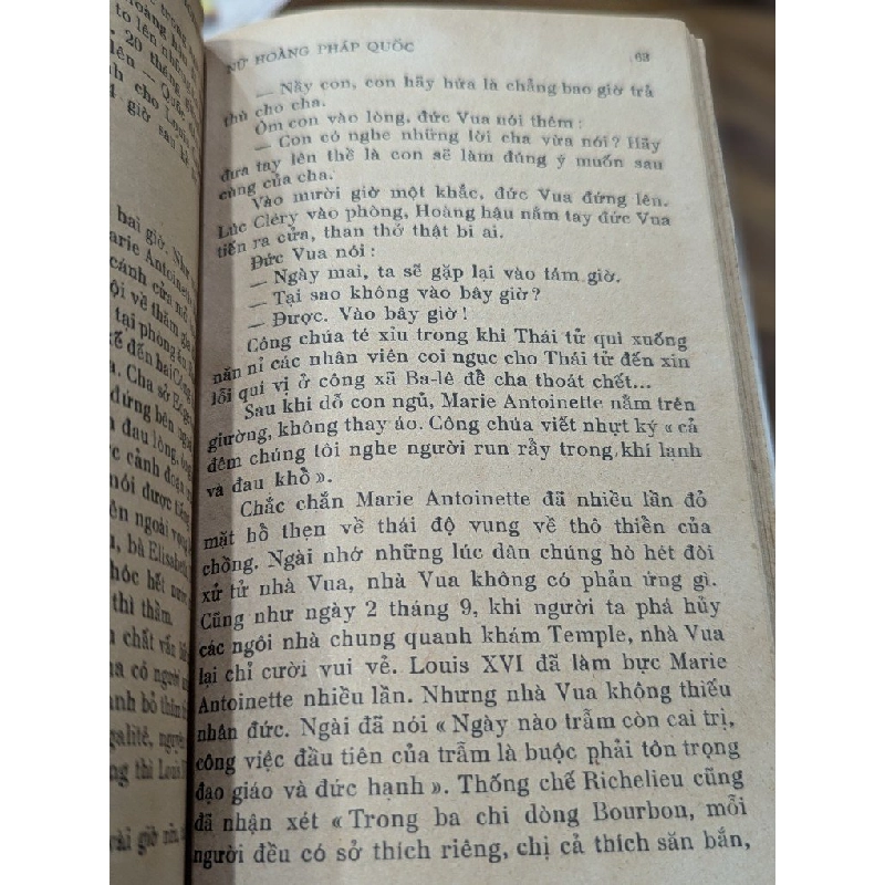 Marie Antoinette nữ hoàng pháp quốc - Andre Castelot ( dịch giả Mạc Thái Phong ) 995729