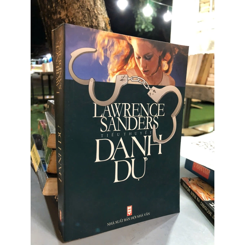 DANH DỰ - LAWRENCE SANDER 448712