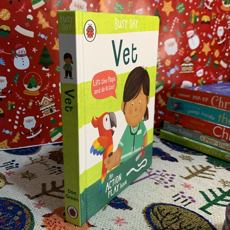 Sách ngoại văn Busy Day Vet, Lift and Flap Book, Mới, sách tương tác cho trẻ 2+ 326307