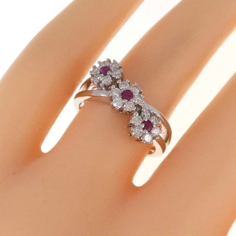 Nhẫn ruby K18WG hoa 0.15CT 672789