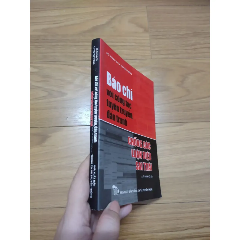 Sách: Báo chí với công tác tuyên truyền, đấu tranh chống các luận điệu sai trái 728886