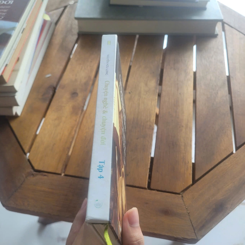 Chuyển nghề & chuyển đời (Tập 4)	Nguyễn Hữu Long 519989