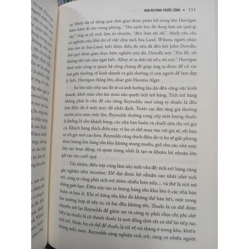 BARBARIANS AT THE GATE (BỌN RỢ RÌNH TRƯỚC CỔNG) - HOÀNG THỊ NGỌC  738897