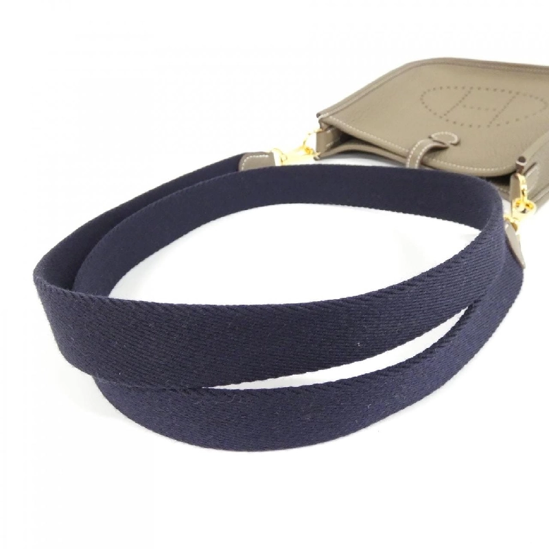 【Sản phẩm chưa sử dụng】Túi xách vai Hermès Evelyne Amazon 16cm 069426CC 611214