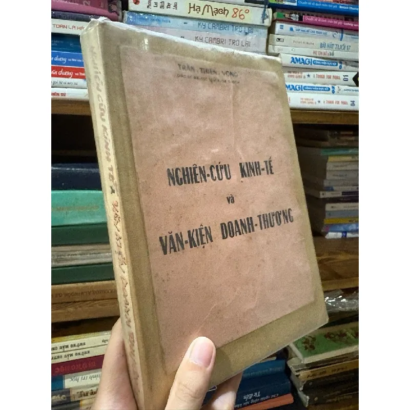 Nghiên cứu kinh tế và văn kiện doanh thương - Trần Thiên Vọng 690212