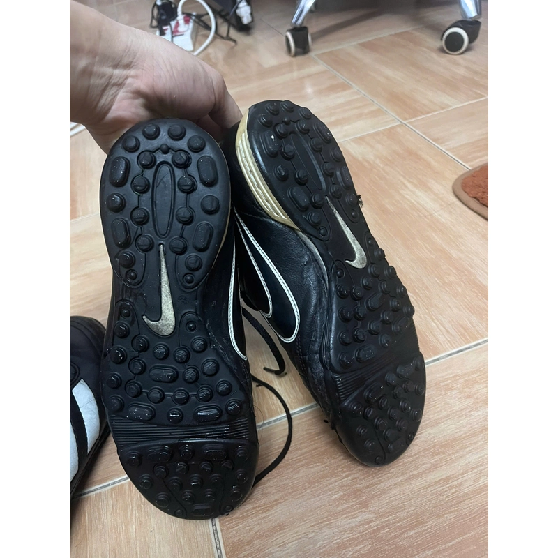 Giày đá bóng Nike Size 40 chính hãng 457807