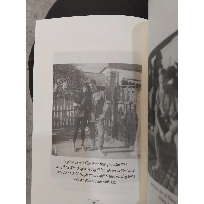 Romeo và Tuyết tự truyện của Jerry White 1000247