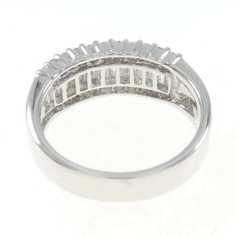 Nhẫn kim cương 750WG 0.95CT 672780