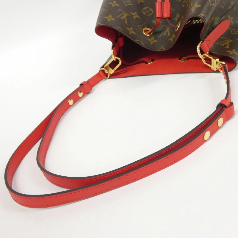 Túi đeo vai Louis Vuitton Monogram Neo Noé MM M44021 610110