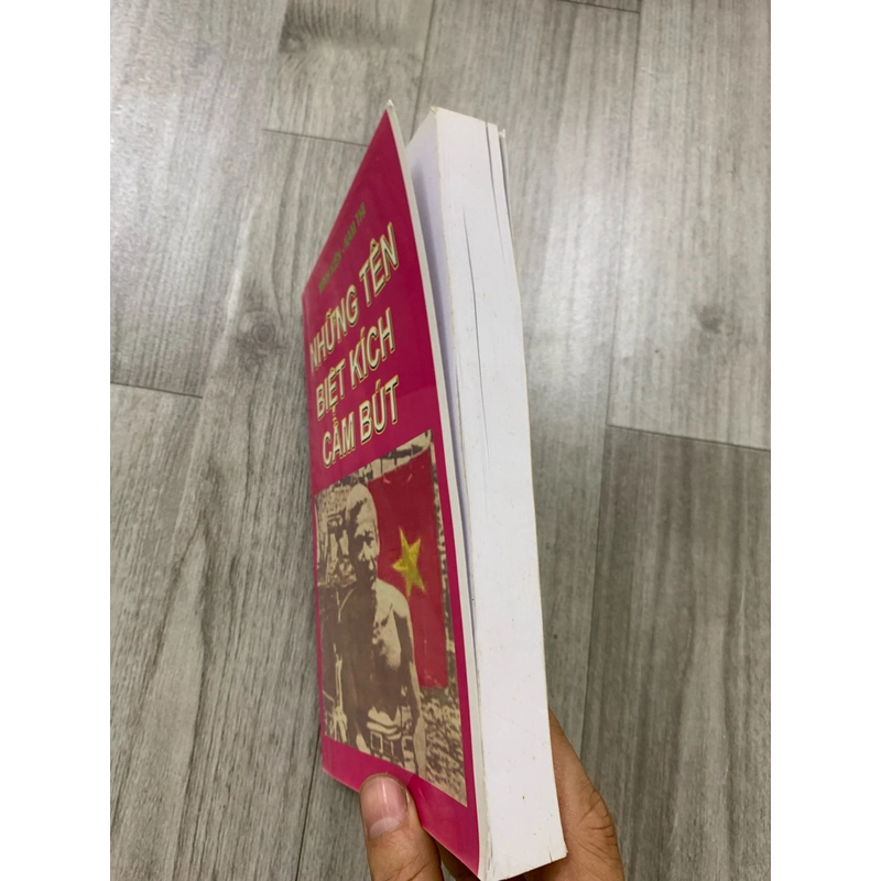 Những tên biệt kích cầm bút. 999 458319