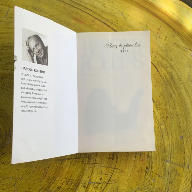NHỮNG KẺ PHIÊU LƯU - full hai tập- HAROLD ROBBINS 972738