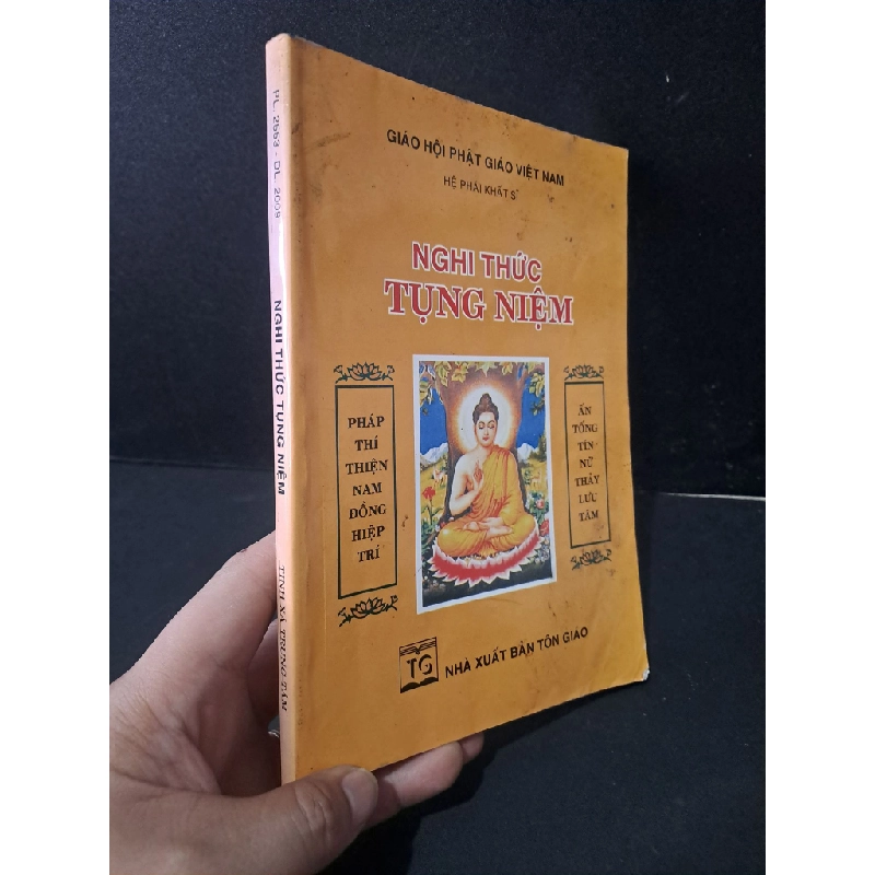 Nghi thức tụng niệm mới 80% bẩn bìa, ố nhẹ, có chữ viết bìa sau 2009 Giáo hội Phật giáo Việt Nam Hệ Phái Khất Sĩ HCM1604 TÂM LINH - TÔN GIÁO - THIỀN Blogmeo 27525 464711