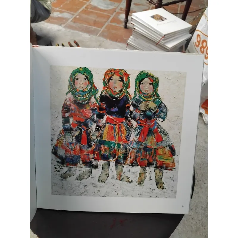 Thổ cẩm khác vựng tập hội họa của Đoàn Xuân Tặng  1006126