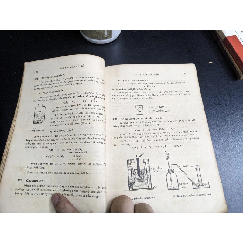 Hóa Học lớp Đệ Tứ Trung Học - Nguyễn Ngọc Huân & Đinh Văn Lô & Đỗ Đức Công 396023