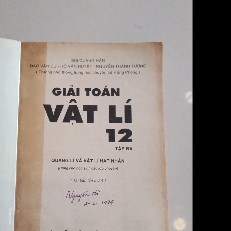 Giải toán vật lý 12 - Tập 3, Quang lý và vật lý hạt nhân 447538