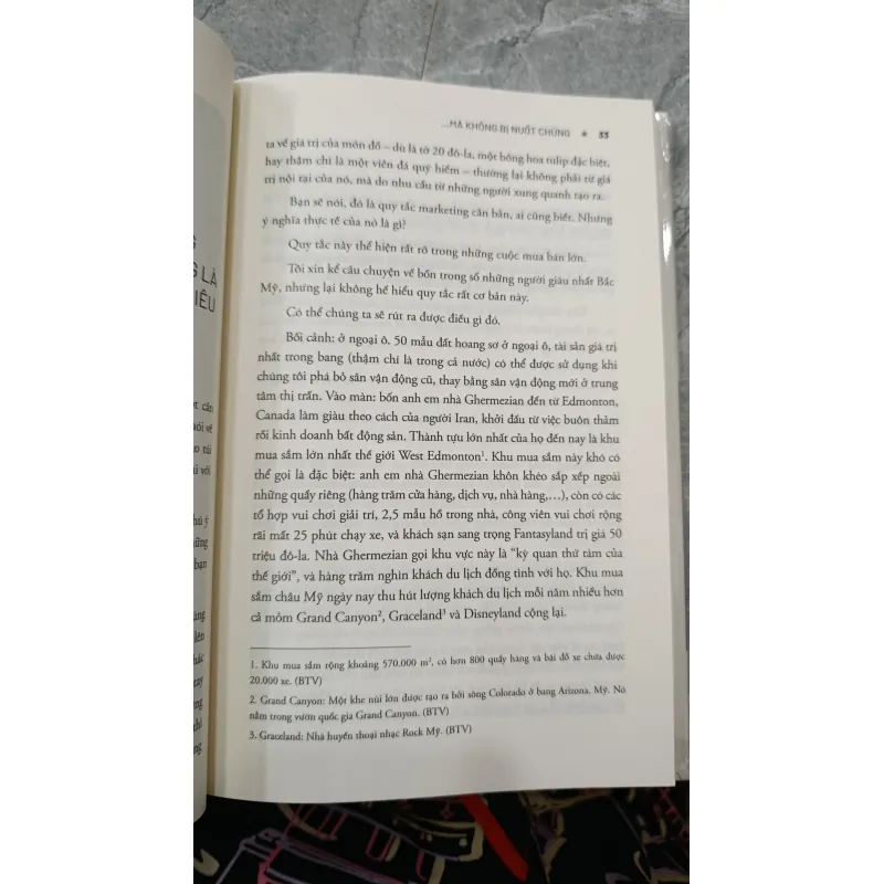 BƠI CÙNG CÁ MẬP MÀ KHÔNG BỊ NUỐT CHỬNG - TRẦN THỊ MINH KHUÊ 738927