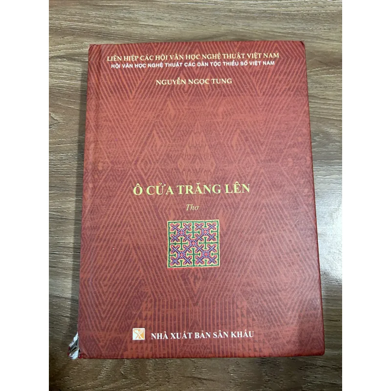 Ô Cửa Trăng Lên - Nguyễn Ngọc Tung 762641